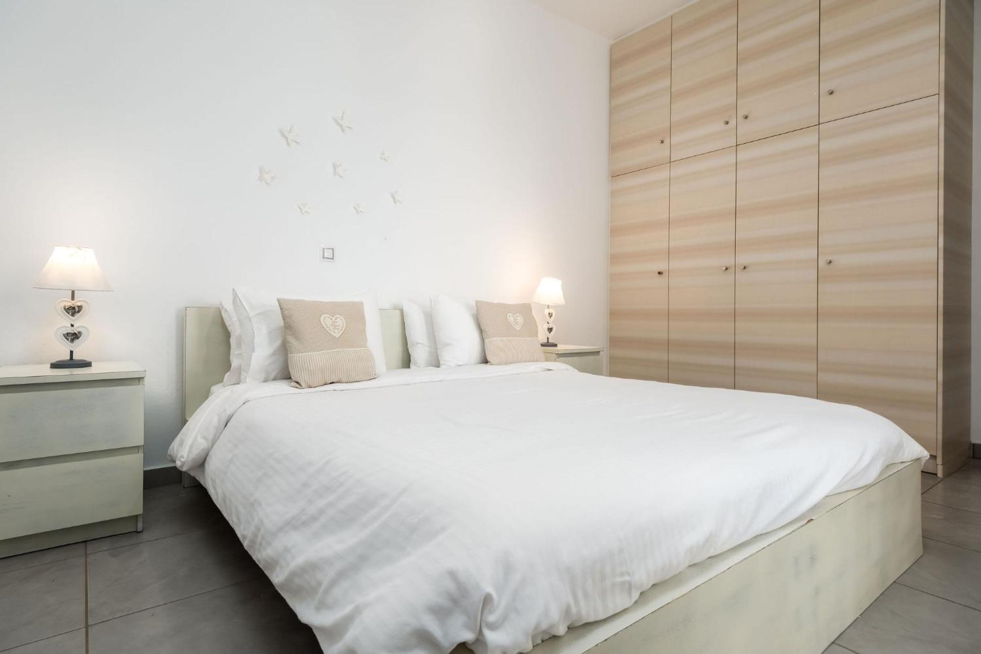 Azzurro Bianco Suites Páros Eksteriør bilde